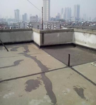 乌海市漏水维修 楼顶漏水是什么原因，楼顶漏水维修方法是什么?